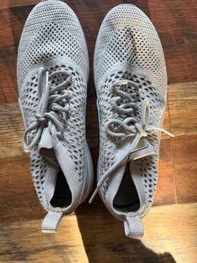 Nike Beige/Light Gray Knit Runner Sneakers with Embossed Heel